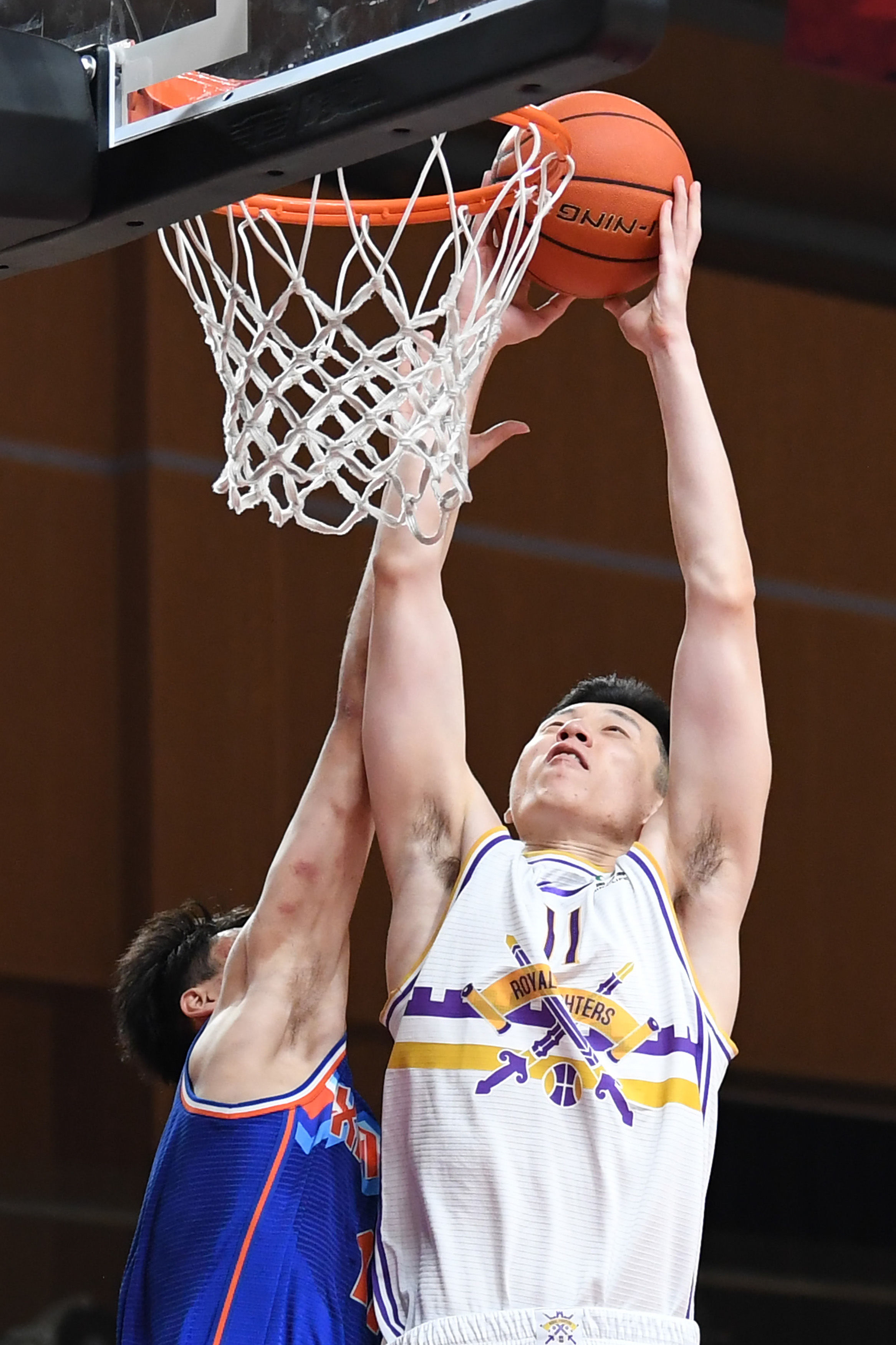 尔和瓦拉内 尔和瓦拉内