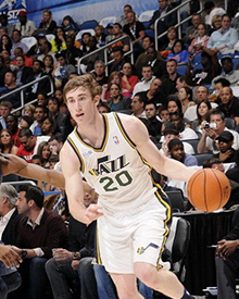 决定在防守 决定在防守