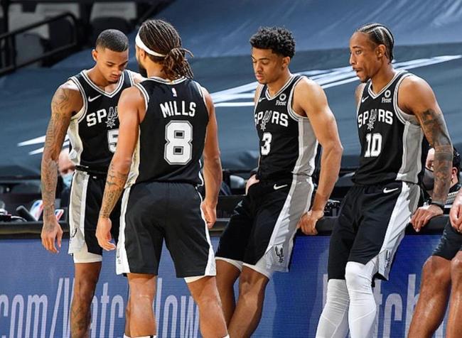 围绕三角区 围绕三角区